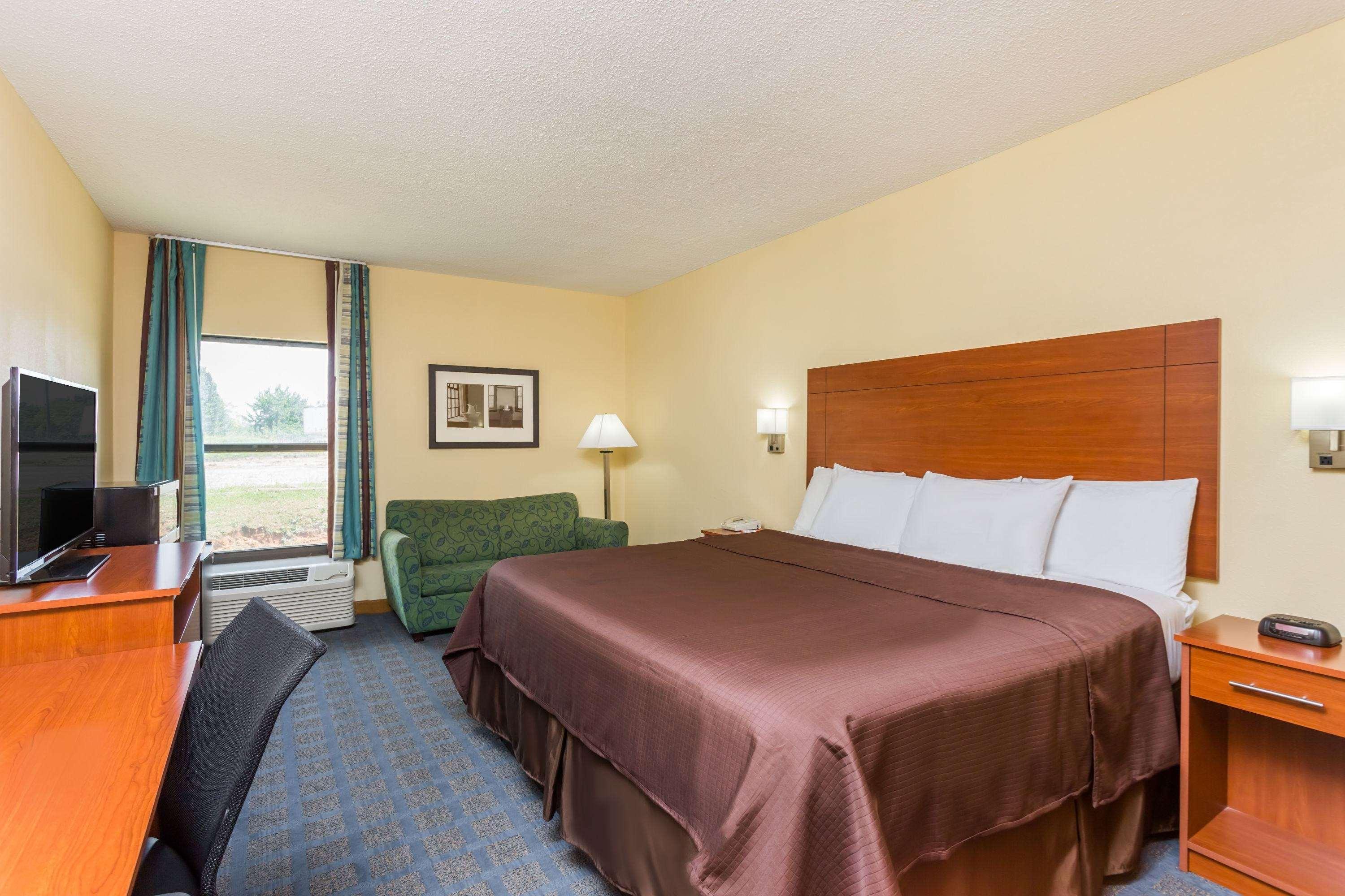 Howard Johnson By Wyndham Spartanburg Expo Center Екстер'єр фото