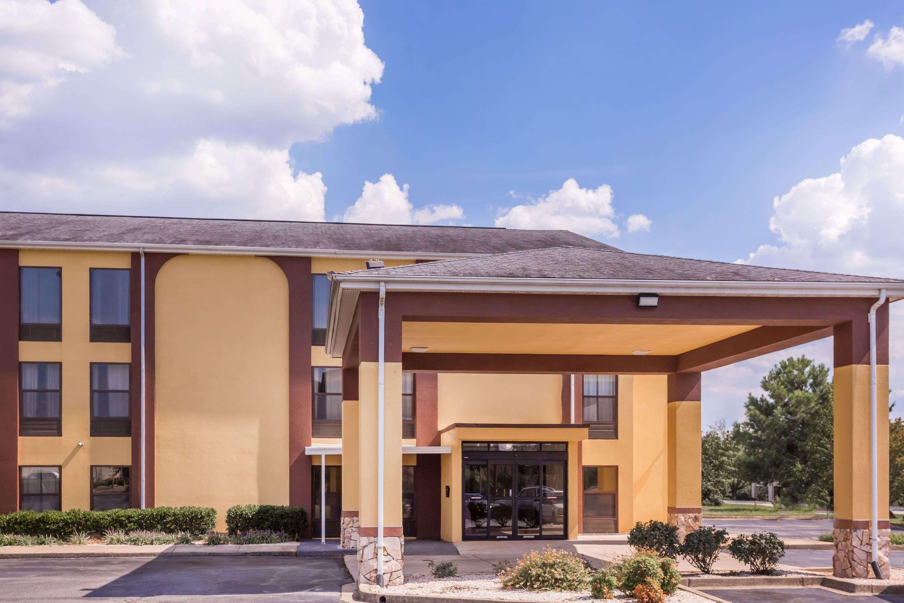 Howard Johnson By Wyndham Spartanburg Expo Center Екстер'єр фото