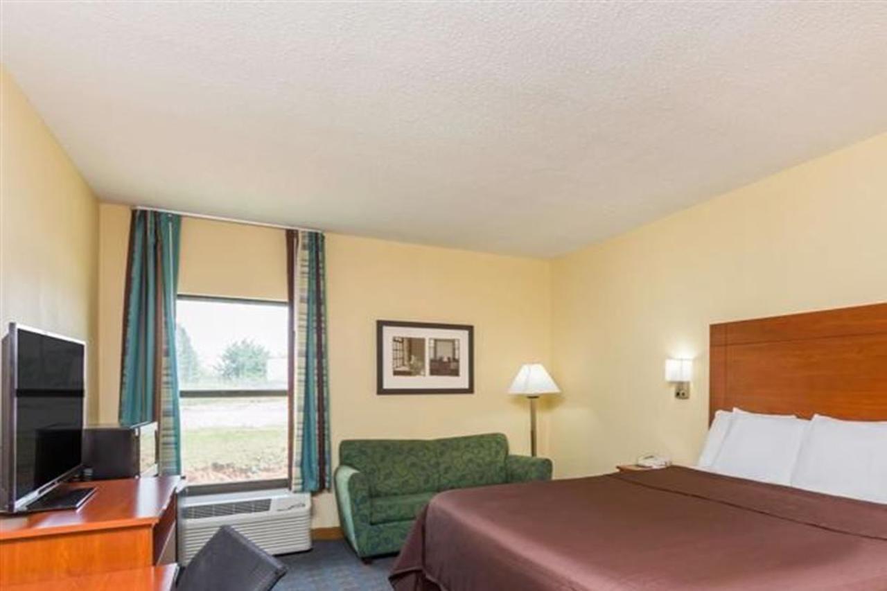 Howard Johnson By Wyndham Spartanburg Expo Center Екстер'єр фото