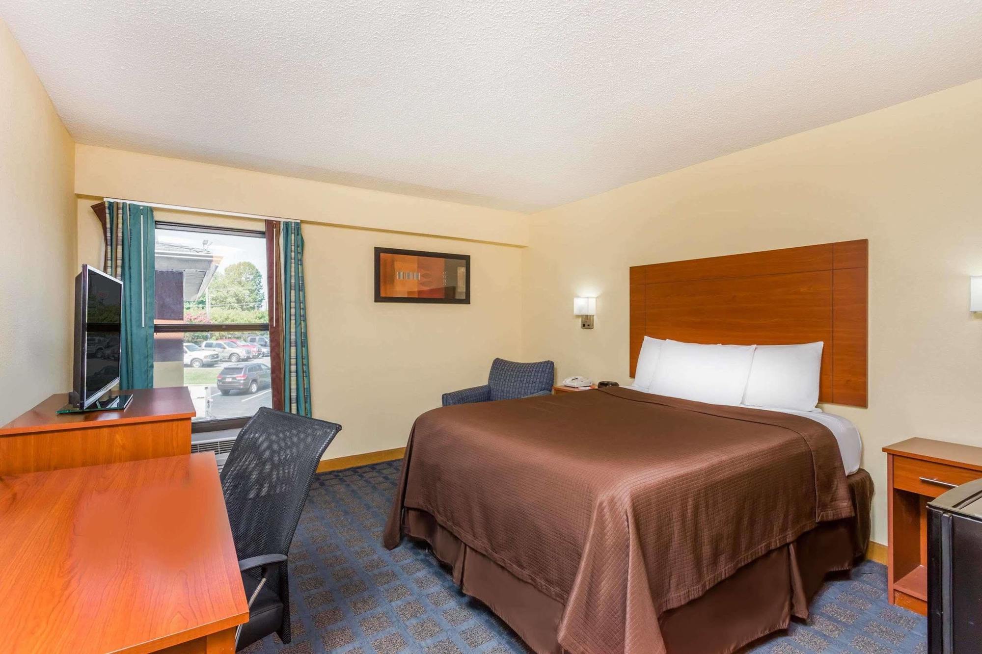 Howard Johnson By Wyndham Spartanburg Expo Center Екстер'єр фото