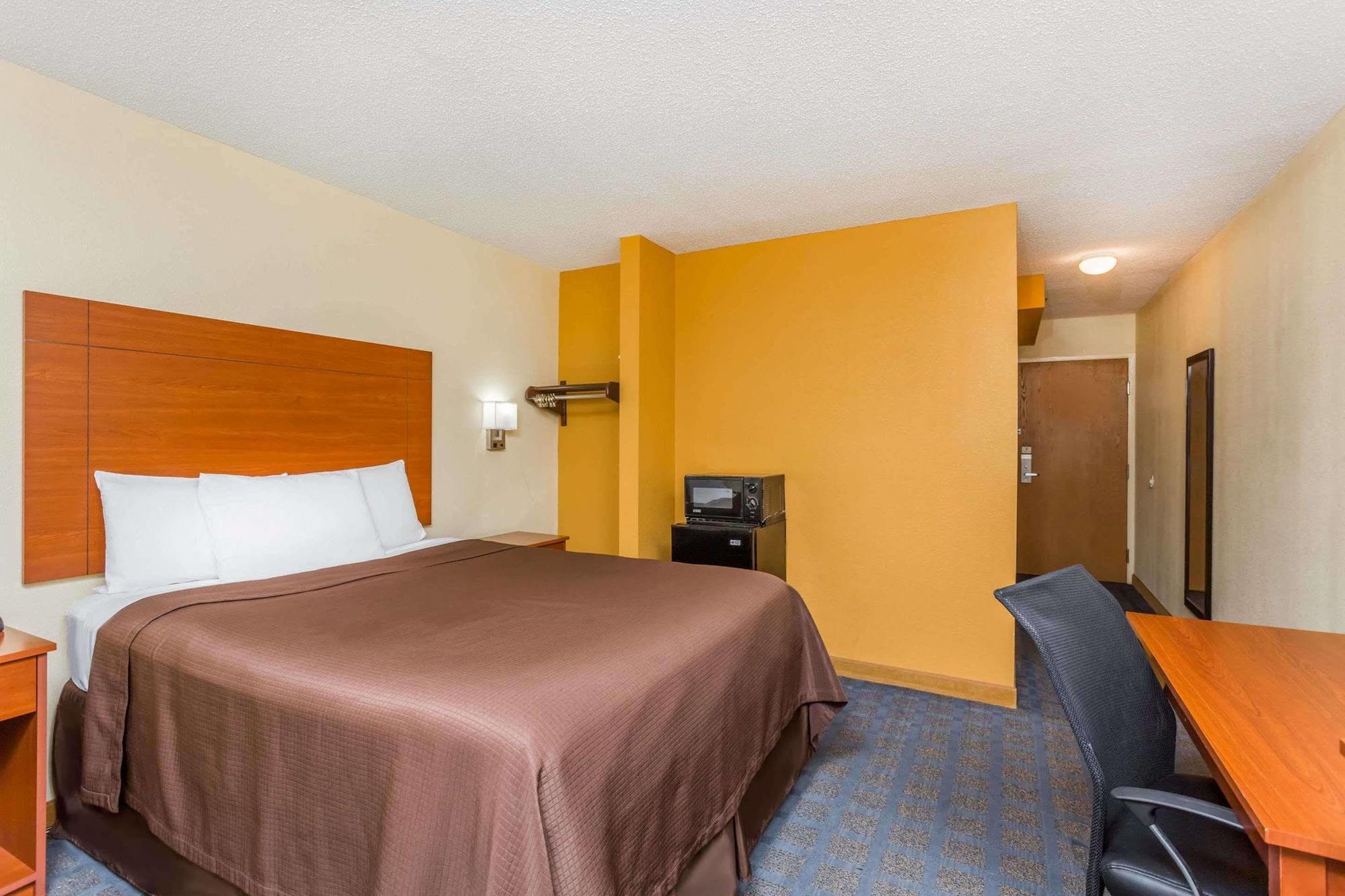 Howard Johnson By Wyndham Spartanburg Expo Center Екстер'єр фото